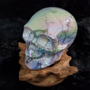 Aura Howlite Skull